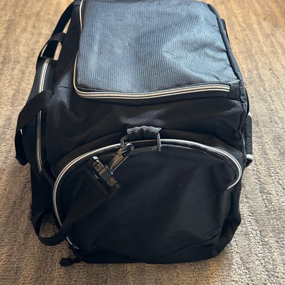 Reebok Classic Black Duffel Bag - Picture 4 of 7